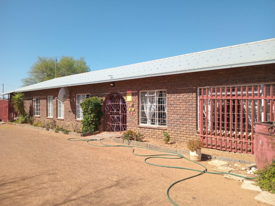 7 Bedroom Property for Sale in Bloemhof North West